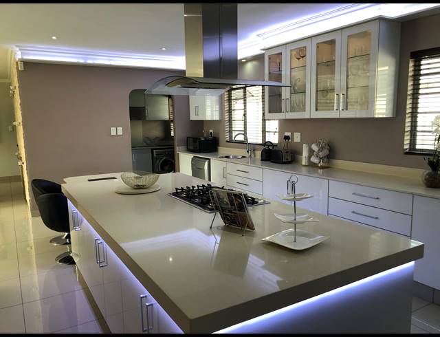 4 BEDROOM FREEHOLD FOR SALE IN PRESTONDALE